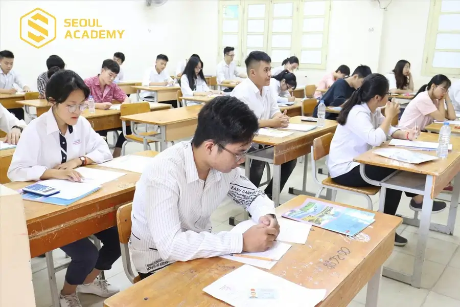 Càng lớn tuổi, quyết định thi lại đại học cần phải cân nhắc