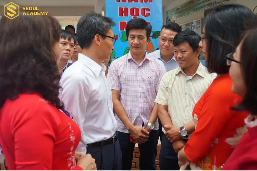 Phó thủ tướng dự lễ khai giảng của trường tiểu học Lê Văn Tám