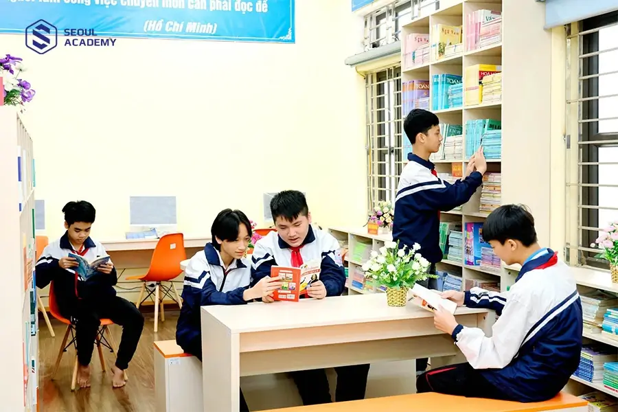 Đọc sách giáo khoa là cách giúp học sinh lớp 8 học tốt hơn