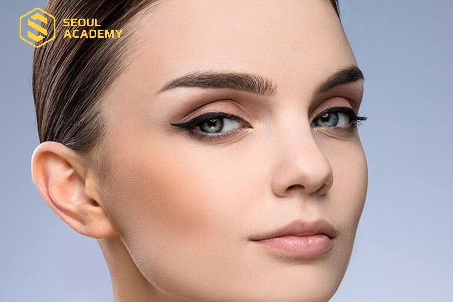 Nếu có lông mày rậm, dài, bạn chỉ cần cắt tỉa gọn gàng