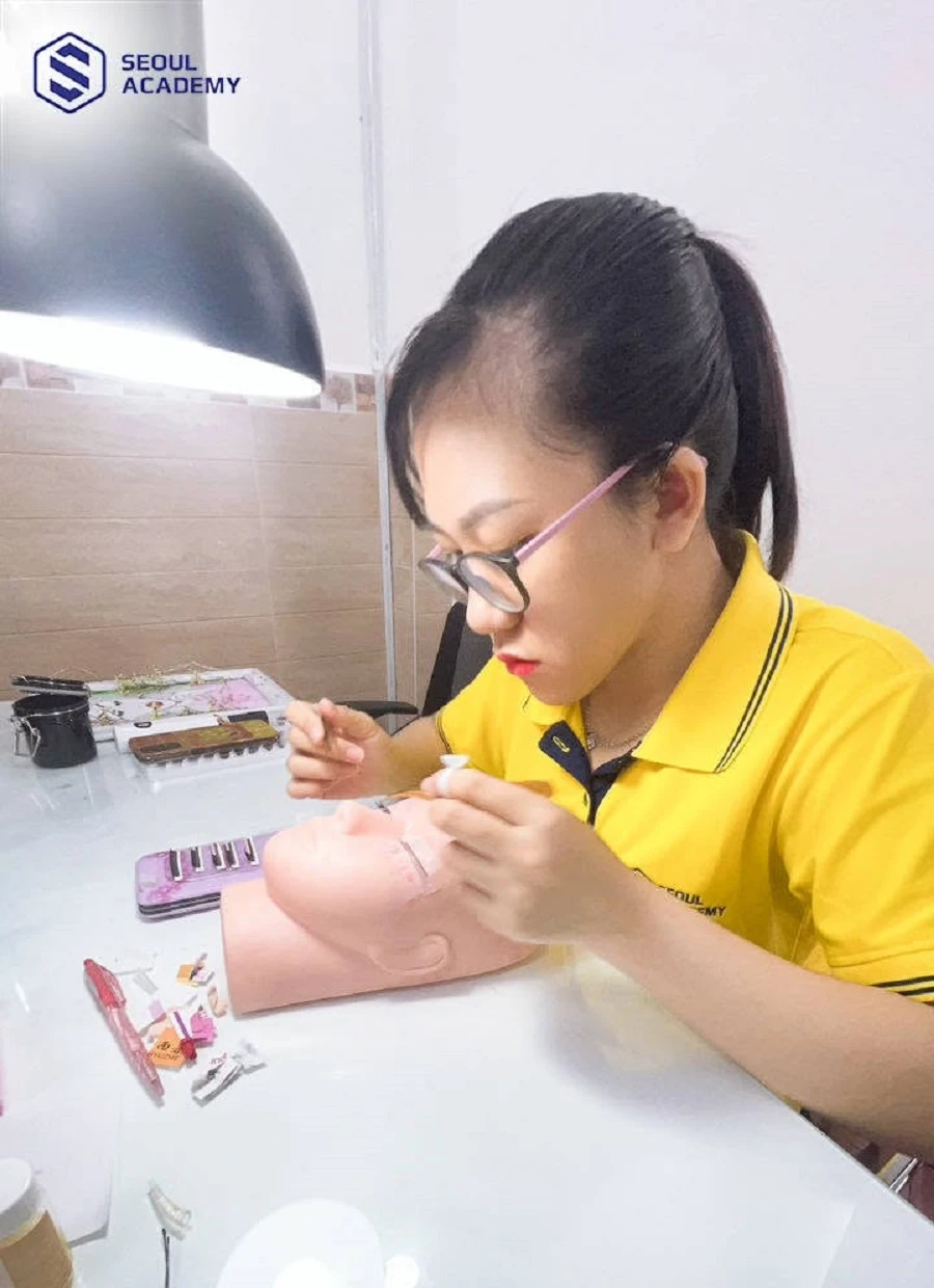 Học nối mi không quá khó nếu như bạn được hướng dẫn theo đúng lộ trình