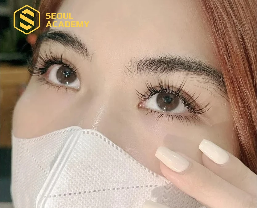 Nối mi nhằm mục đích sở hữu dáng mi cong tự nhiên, hài hòa với tổng thể khuôn mặt