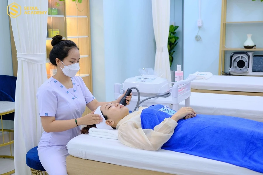 Đại học Y dược là một trong những địa chỉ đào tạo khóa học chăm sóc da uy tín tại TPHCM