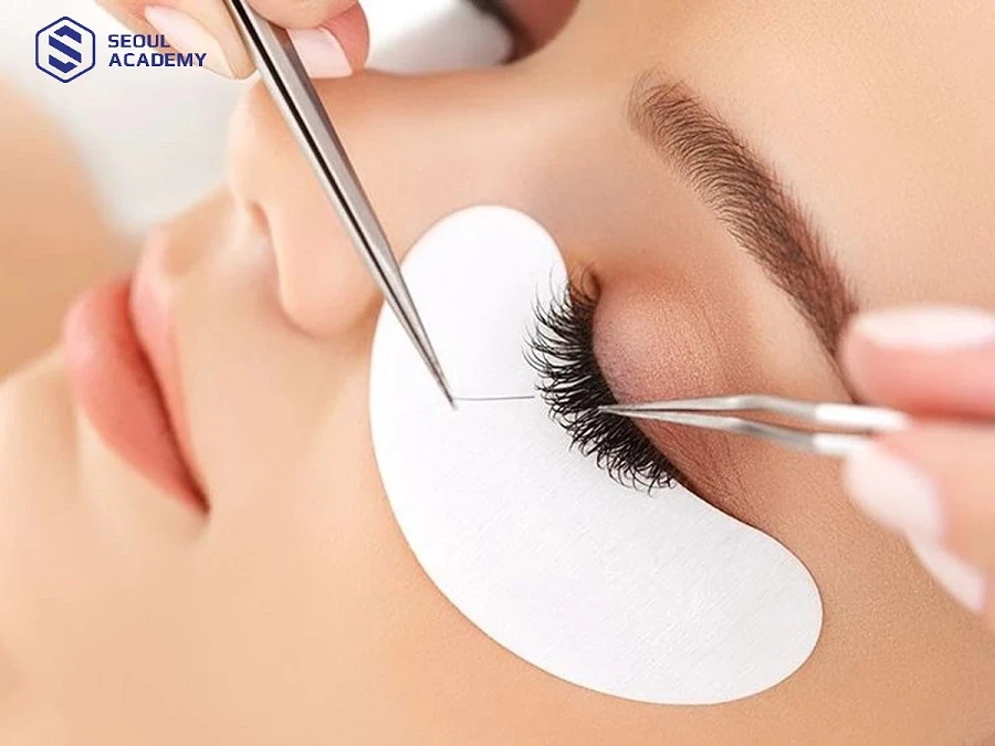 Khóa học nối mi tại nhà văn hóa phụ nữ được nhiều người lựa chọn theo học