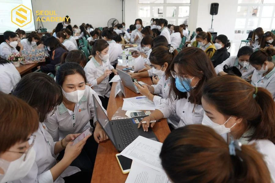 Nhiều ngành tuyển sinh khối thi D06