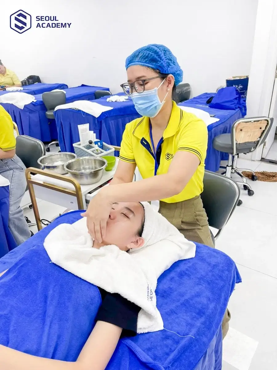 Học viên được thực hành với thời lượng 90% trên mẫu thật