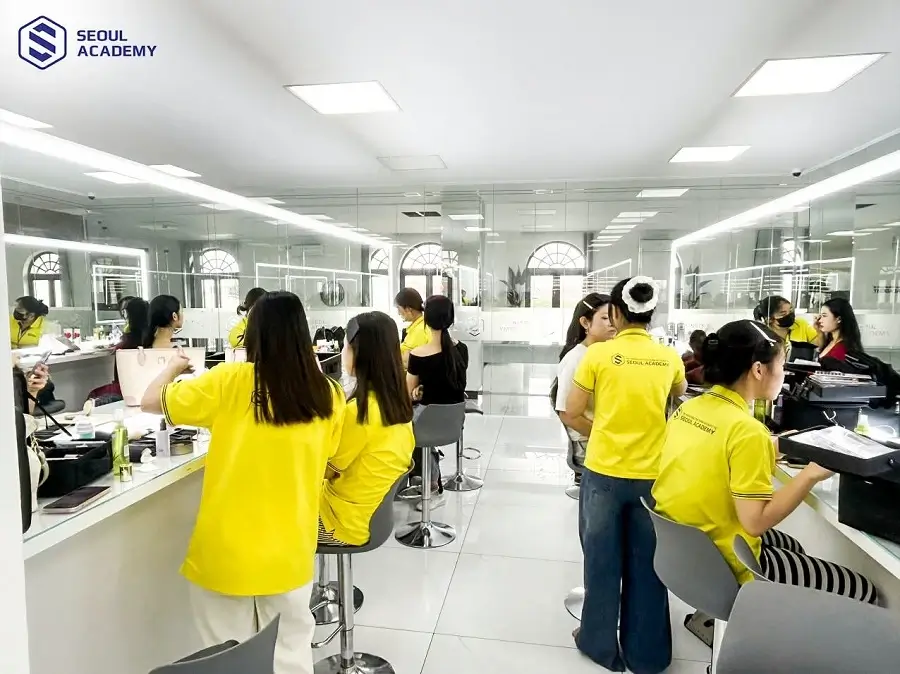 Trang điểm lại là nghề có tiềm năng thu nhập không giới hạn