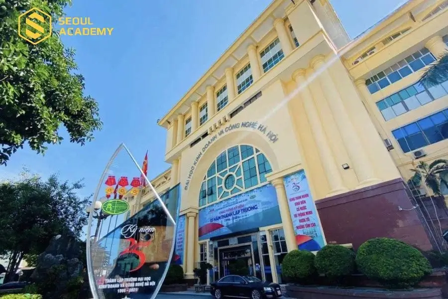 Trường Đại học Kinh doanh và Công nghệ Hà Nội