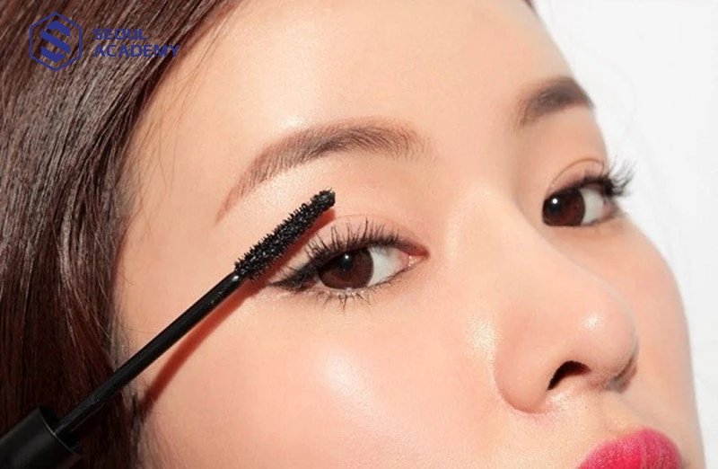 Nối mi có thể dùng mascara được như thường