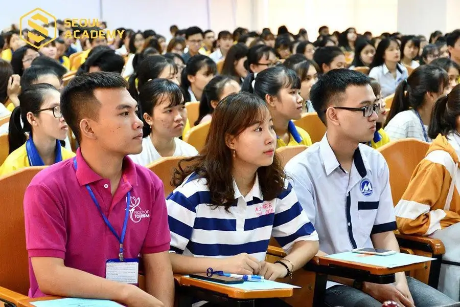 Sinh viên bắt đầu nghỉ hè khoảng tháng 5 hoặc tháng 6