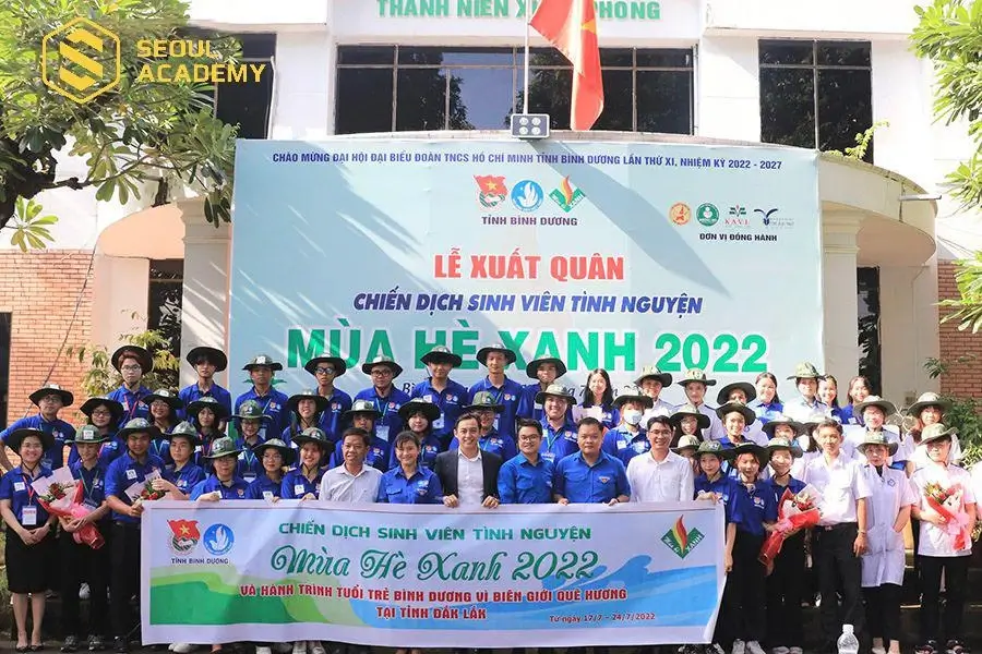Sinh viên tham gia hoạt động ý nghĩa vào mùa hè