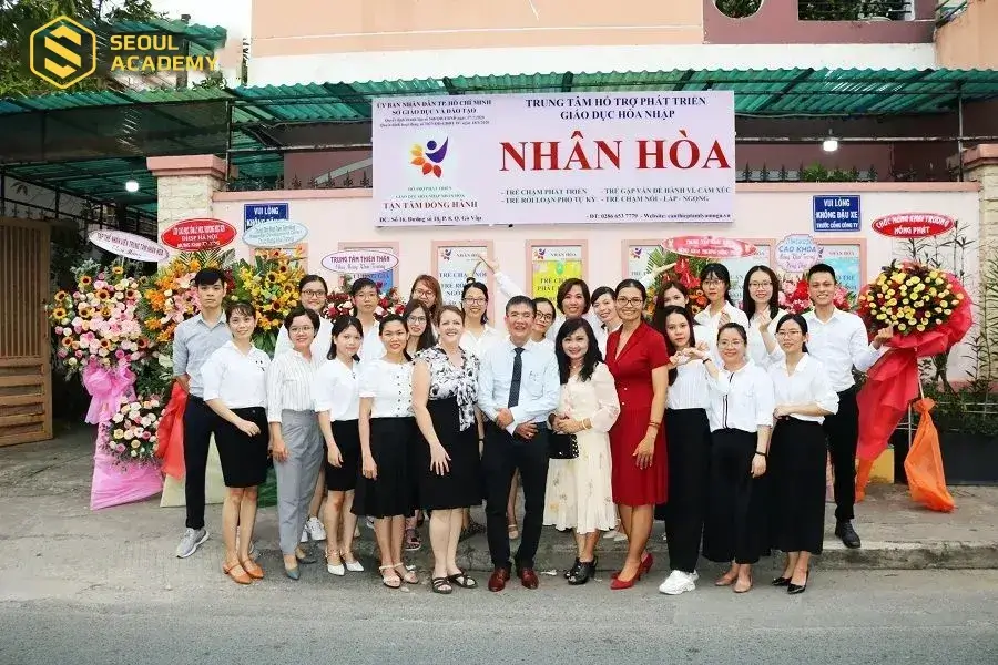Đội ngũ giảng viên tại trung tâm giáo dục cho trẻ tự kỷ Nhân Hòa