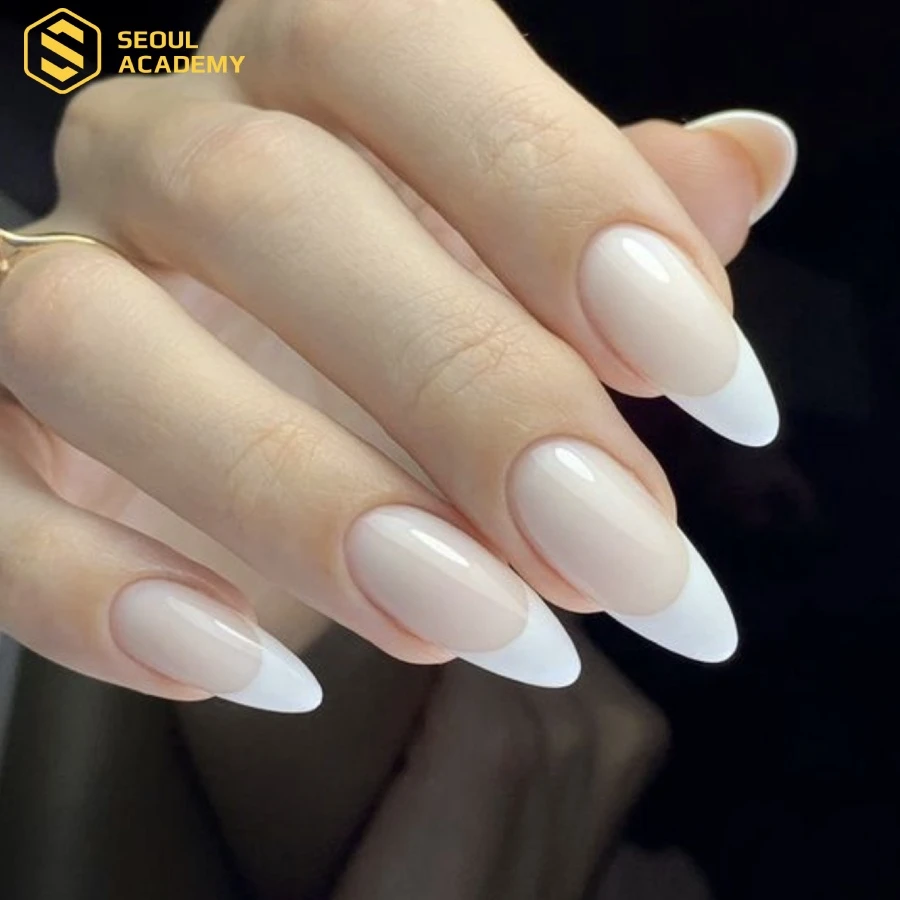 Chụp ảnh nail đẹp với nền đen rất phổ biến