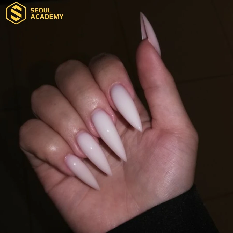 Cách chụp giúp làm nổi bật bộ nail trắng