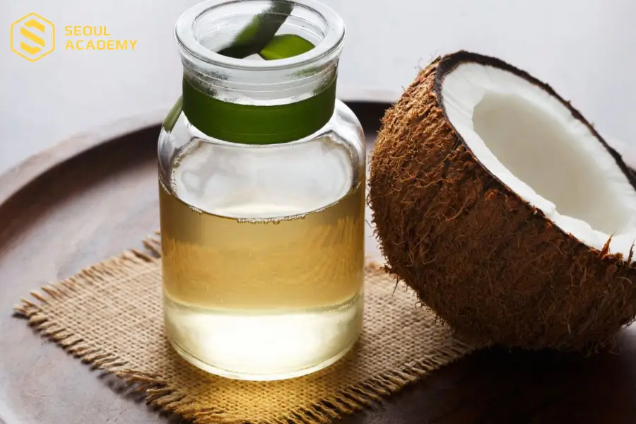 Dầu dừa giúp móng tay phục hồi và cứng cáp hơn