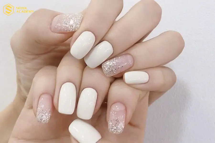 Nail đẹp với sơn gel màu kem