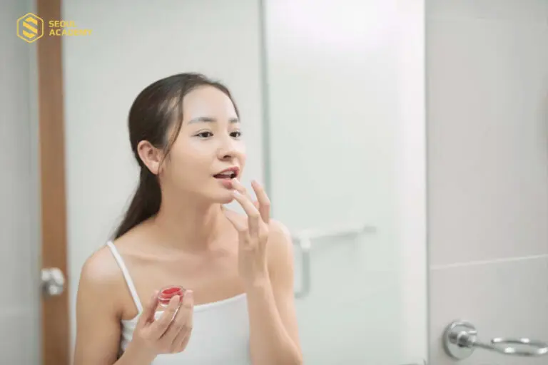 Luôn nhắc khách hàng sử dụng son dưỡng sau khi phun môi