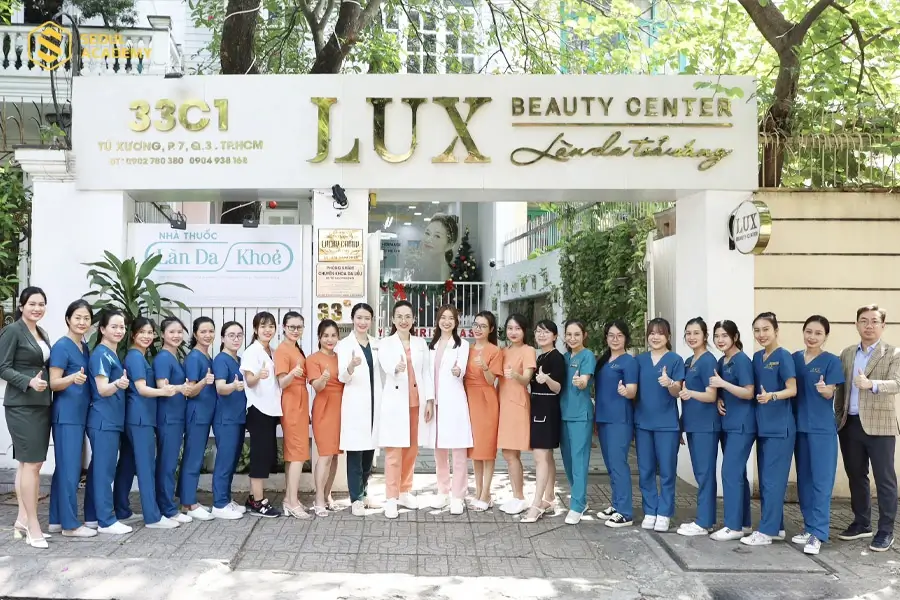 Lux Beauty Center chuyên điều trị da liễu ở quận 3