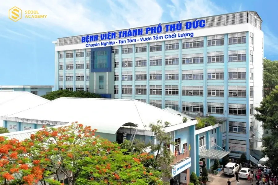 Bệnh viện Thủ Đức tiếp nhận hàng trăm bệnh nhân mỗi ngày