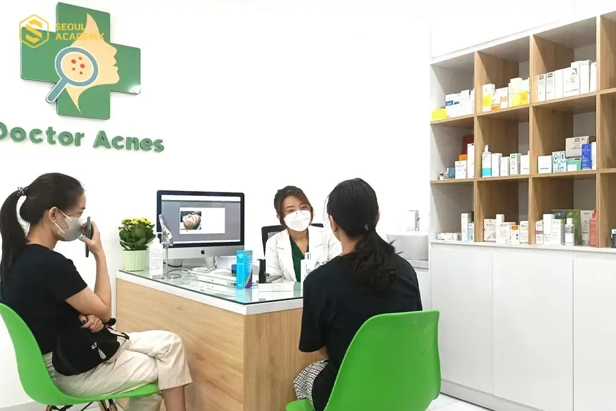 Phòng khám da liễu Doctor Acnes có đội ngũ bác sĩ nổi tiếng