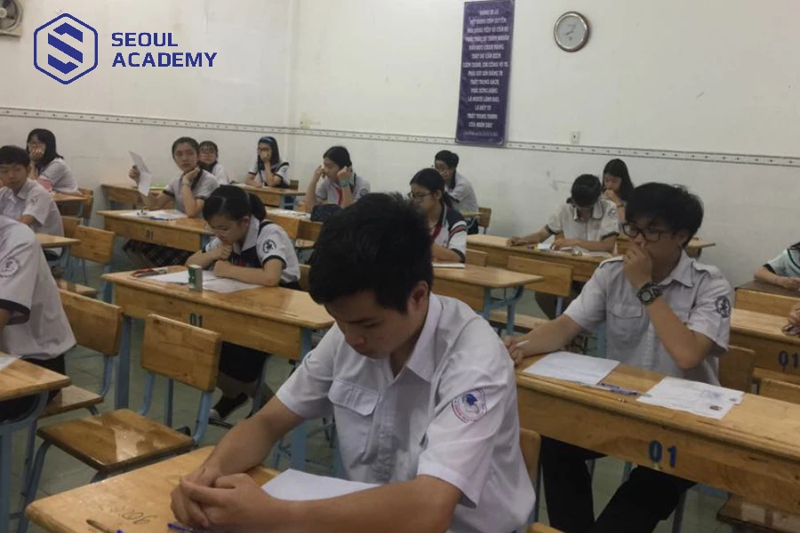 Điểm dưới 3,5 thi lại không đạt phải ở lại lớp