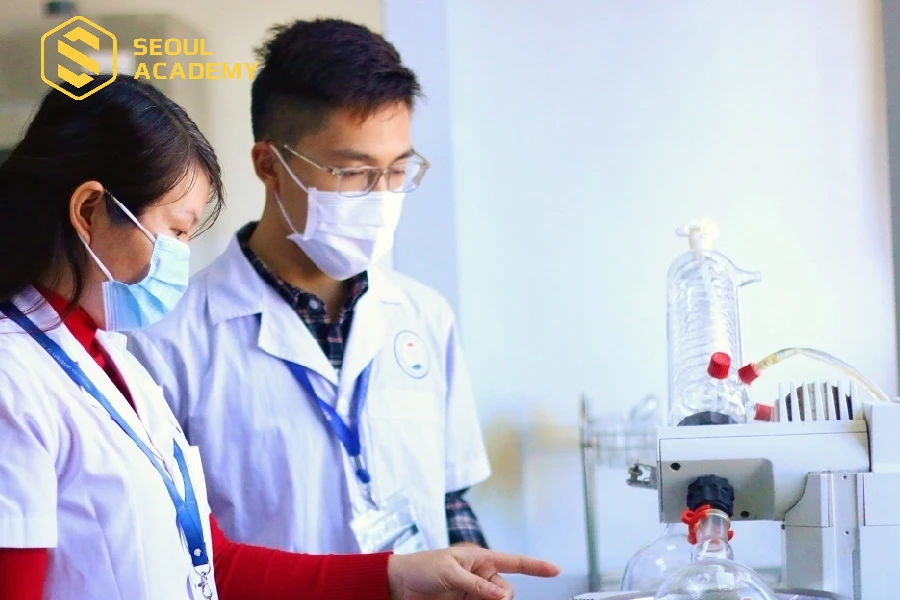 Điều chế mỹ phẩm nên học ngành Hóa - Dược mỹ phẩm