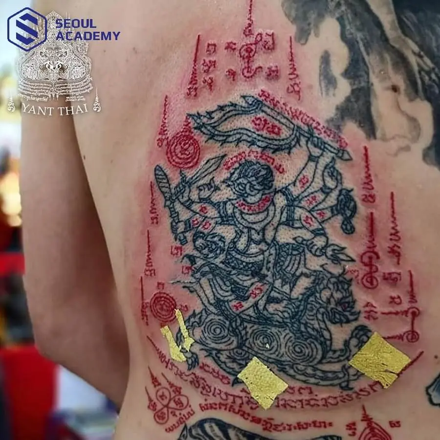 Xăm hình bùa Thái thần khỉ tượng trưng cho lòng trung thành, sức mạnh phi thường, nhanh nhẹn và trí thông minh