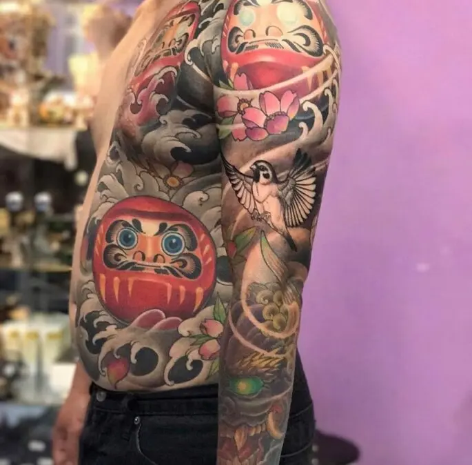 Daruma và hoa mẫu đơn theo phong cách Nhật tinh xảo, nhiều ý nghĩa