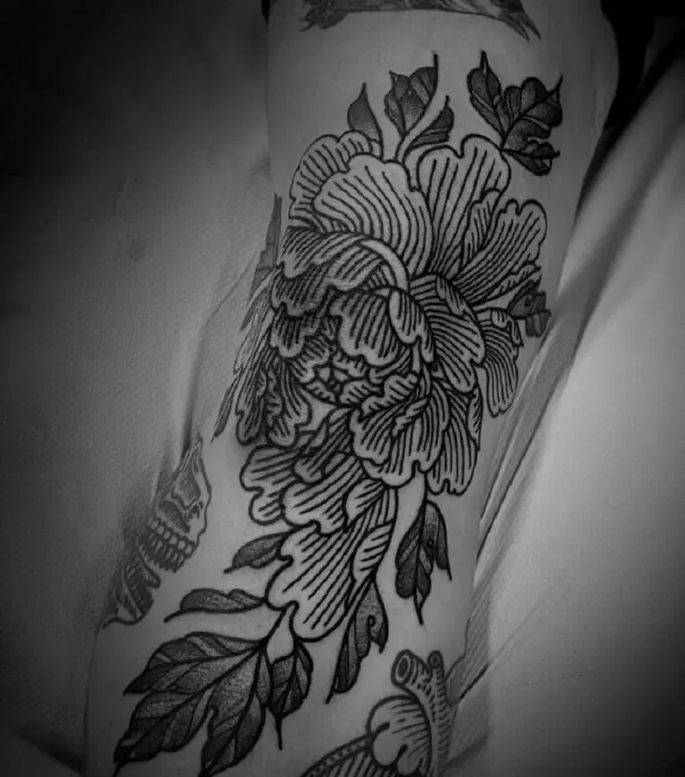 Hoa mẫu đơn đen trắng phong cách Dotwork mang lại vẻ đẹp độc đáo, ấn tượng
