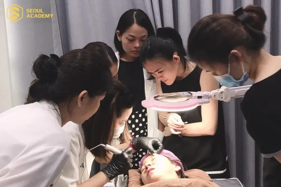Lớp học chỉ từ 4-5 học viên để có thể đảm bảo chất lượng giảng dạy