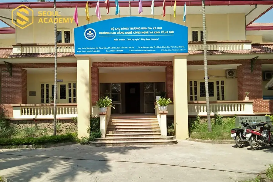 Cao đẳng Kinh tế Công nghệ Hà Nội có hơn 50 chi nhánh tuyển sinh tại TP HCM, Hà Nội,...