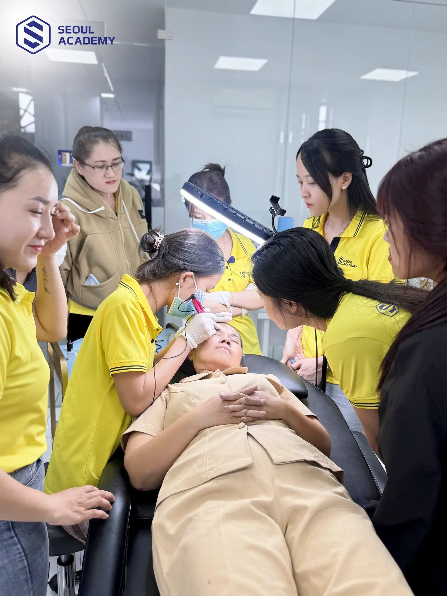 Tham gia khóa học phun xăm nâng cao sẽ mang đến nhiều lợi ích thiết thực cho các kỹ thuật viên