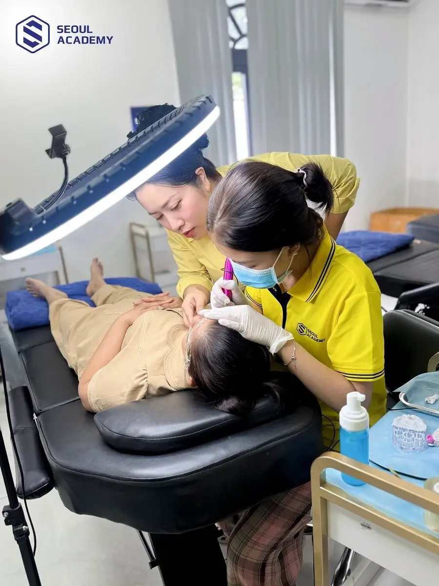Ngoài học đại học, học nghề là con đường mà bạn có thể lựa chọn