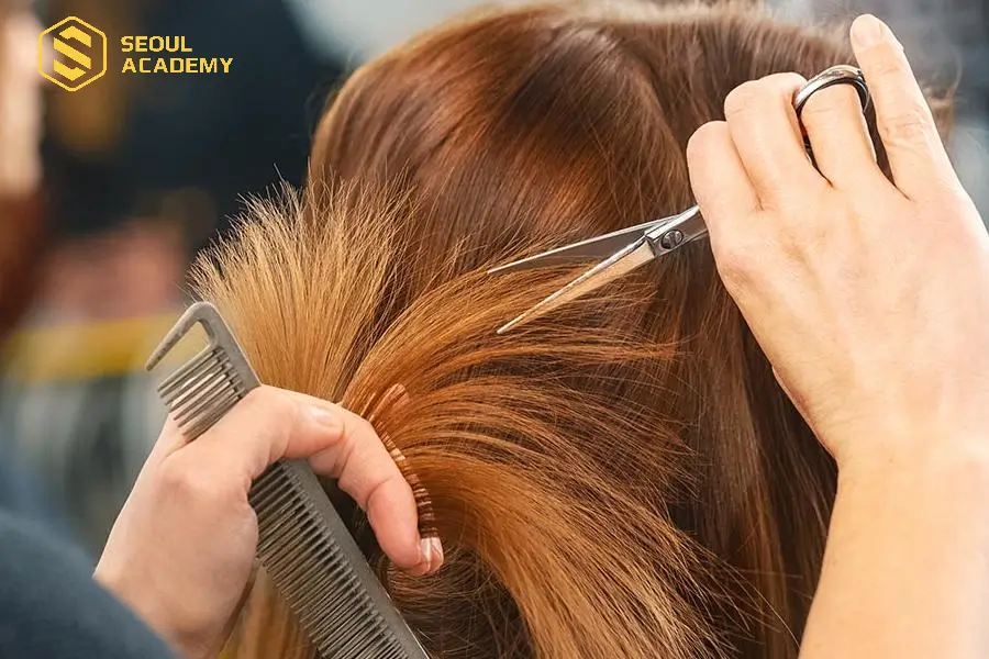 Làm nghề tóc đòi hỏi bạn hoạt động nhiều và tiếp xúc hóa chất