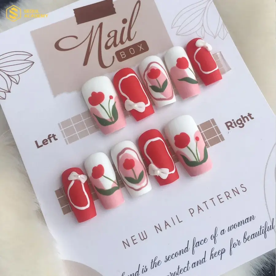 Nail hoa họa tiết cách điệu
