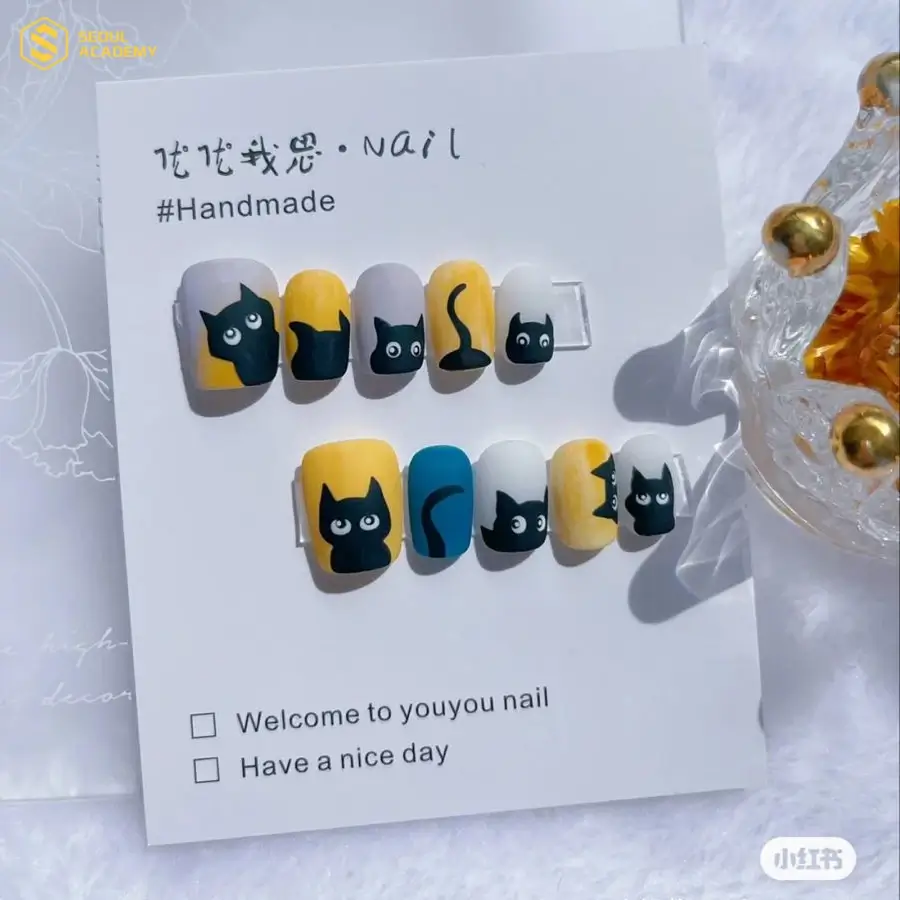 Mẫu mèo đen cho các dịp lễ hội hóa trang