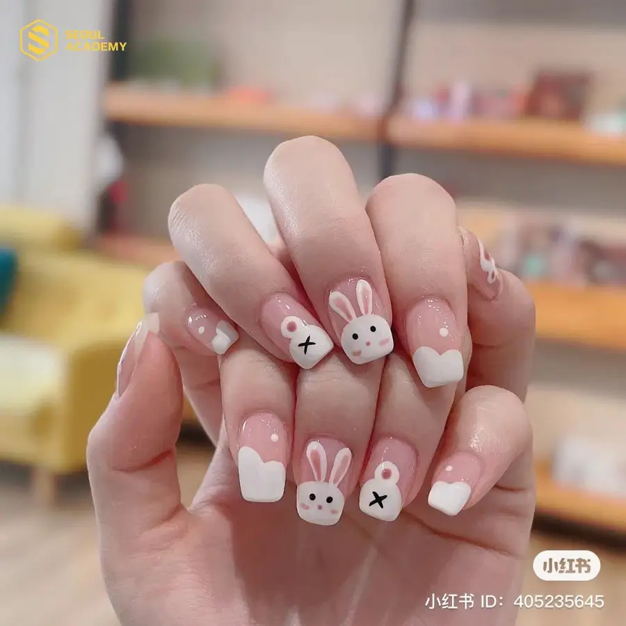 Kỹ thuật viên có thể thiết kế ra rất nhiều kiểu nail thỏ