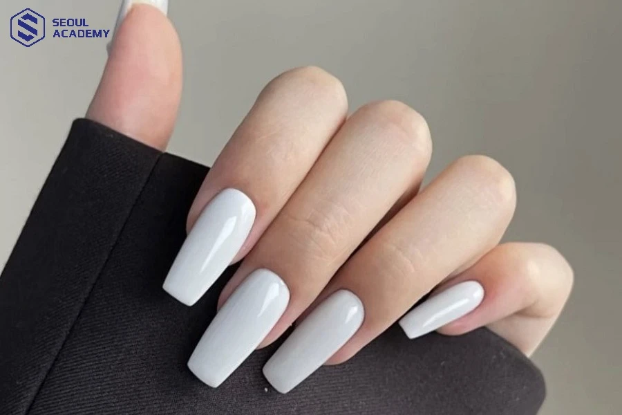 Mẫu nail màu nước gạo truyền thống tuy đơn giản nhưng có vẻ đẹp đầy tinh tế