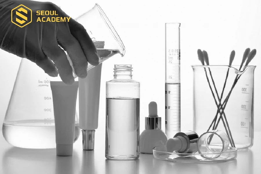 Ngành dược mỹ phẩm điều chế ra sản phẩm chăm sóc da kèm khả năng điều trị