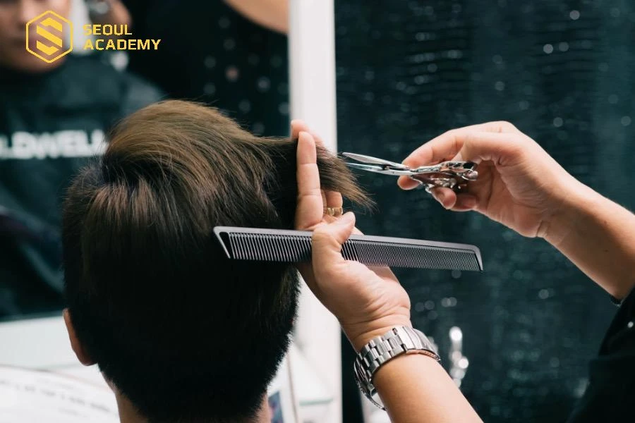 Khả năng sáng tạo, sự cẩn thận là yếu tố không thể thiếu của người thợ cắt tóc