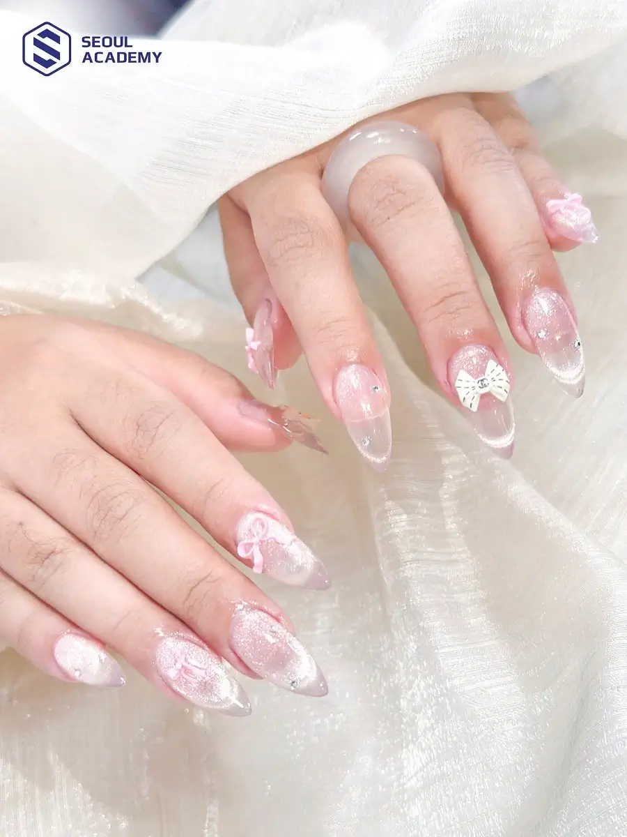 Có khả năng sáng tạo sẽ giúp bạn tạo ra nhiều thiết kế nail xu hướng, độc đáo