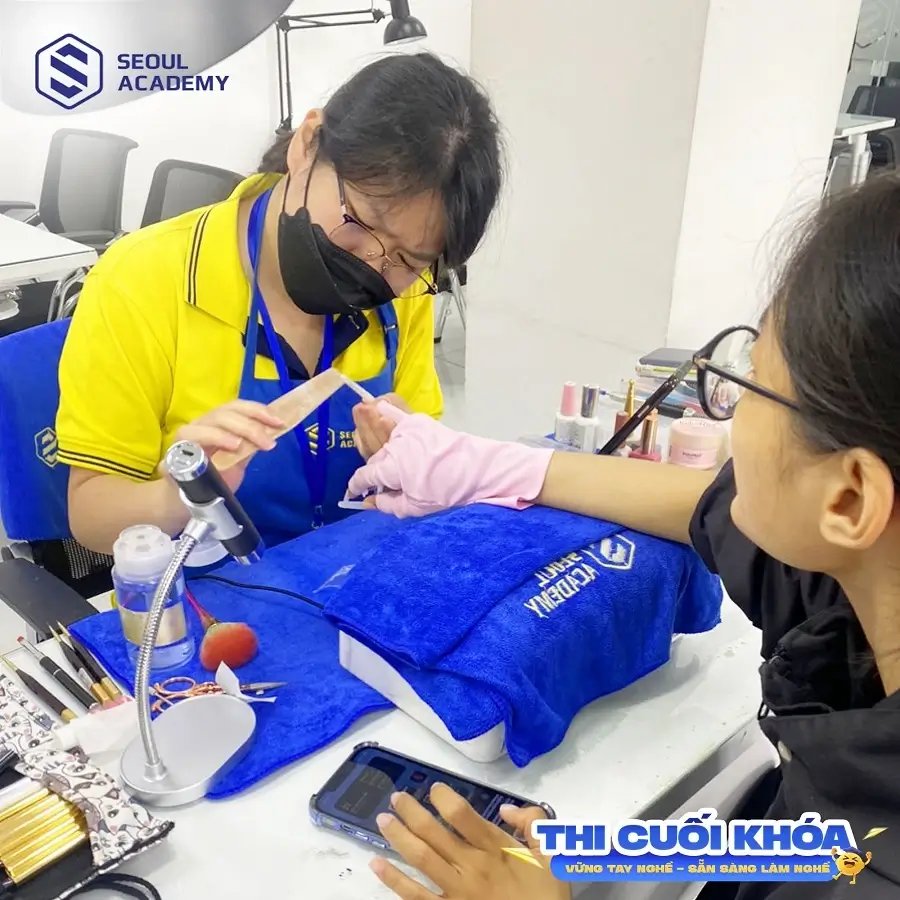 Thợ nail lớn tuổi có nhiều hướng phát triển khác nhau khi theo đuổi nghề nail
