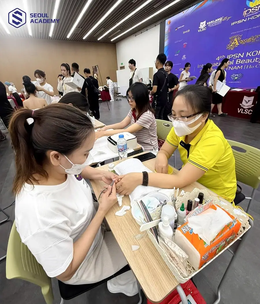 Ngoại hình không phải yếu tố quan trọng khi theo học nghề nail
