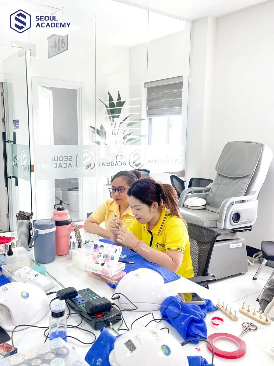 Tay nghề và tư duy thẩm mỹ là yếu tố quan trọng khi học nghề nail