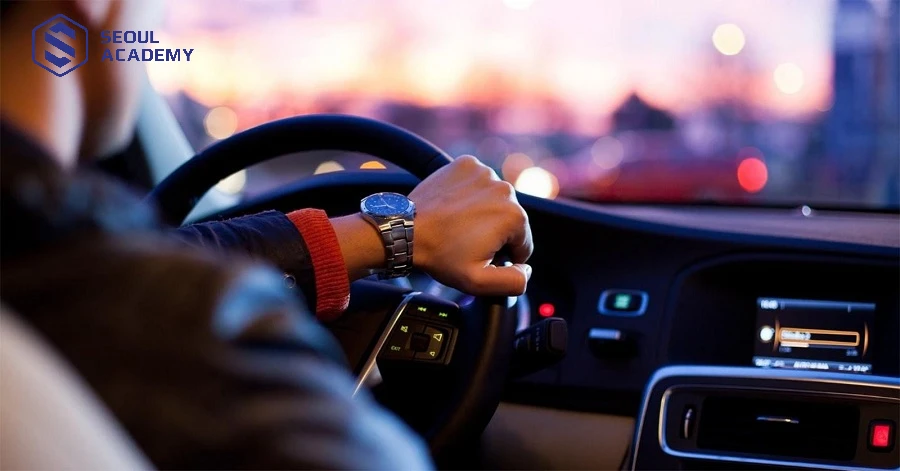 Lái xe cũng là lựa chọn nghề nghiệp phù hợp với nam giới nghỉ học sớm mà không biết học nghề gì