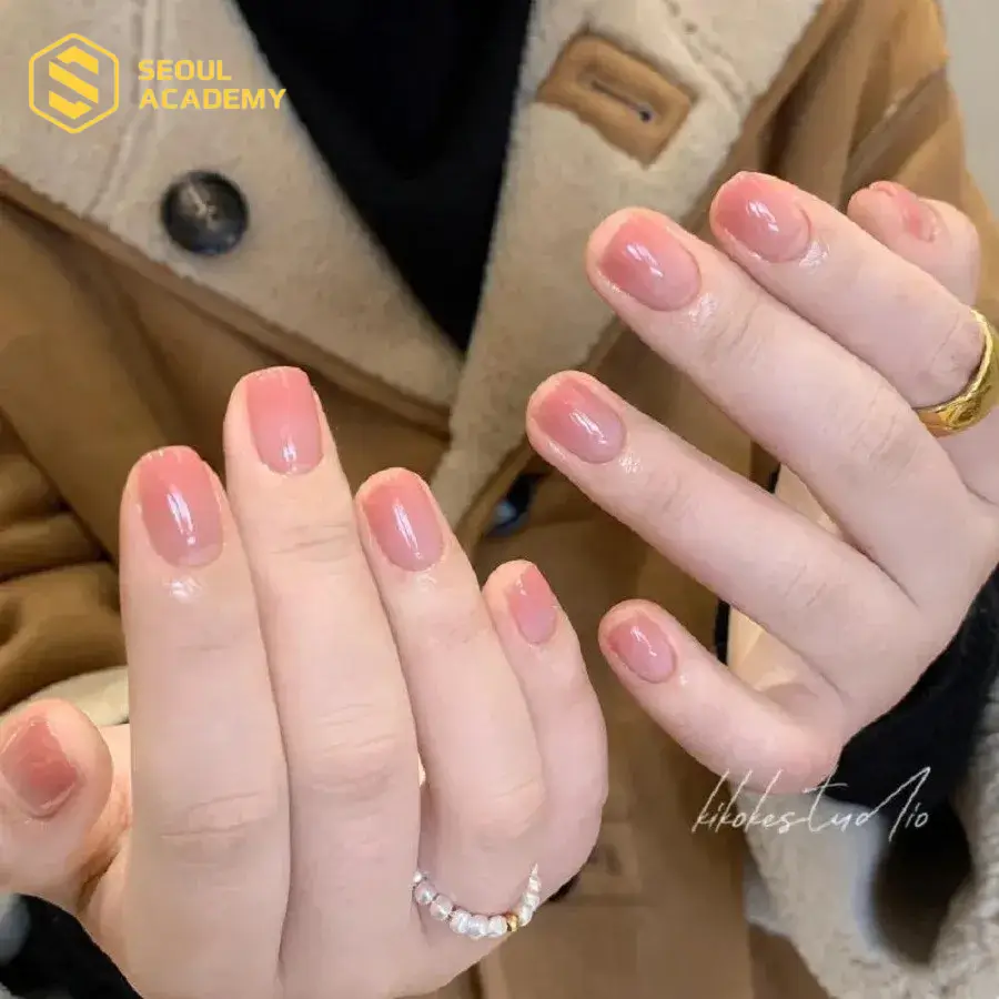 Mẫu sơn móng 1 màu tuy đơn giản nhưng vô cùng thanh lịch và tinh tế