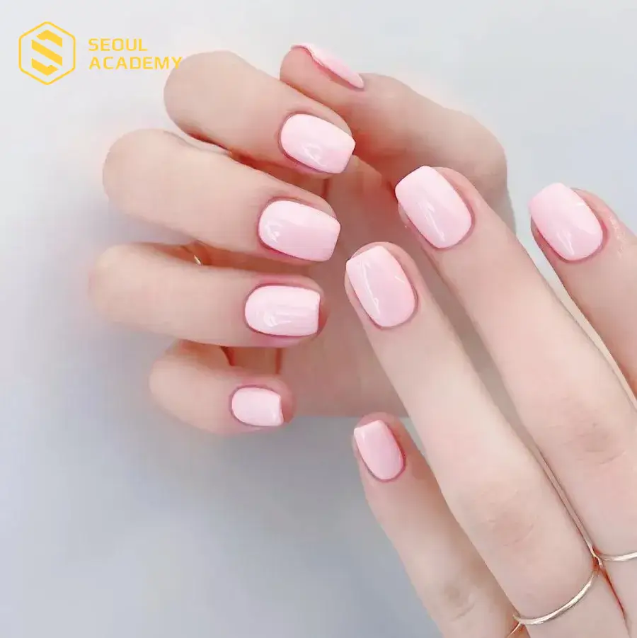 Đơn giản chỉ với một màu pastel yêu thích, bạn đã có ngay bộ móng xinh xắn và dễ thương