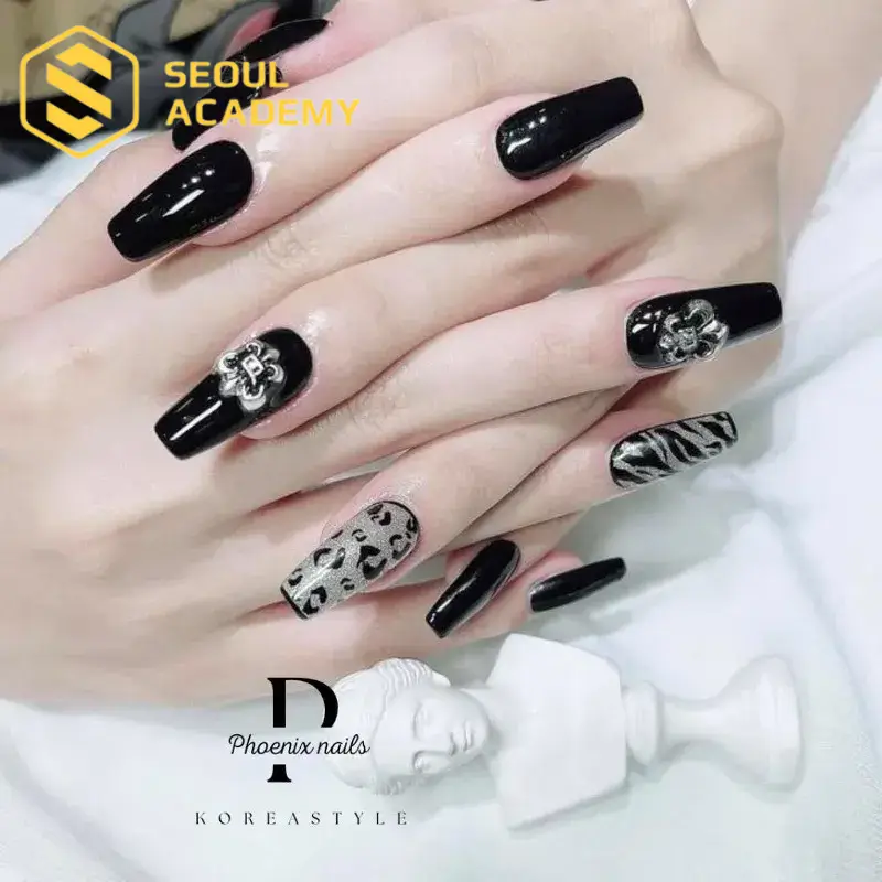 Phoenix Nail hứa hẹn đem đến cho khách hàng những mẫu nail tuyệt đẹp và với giá cả hợp lý