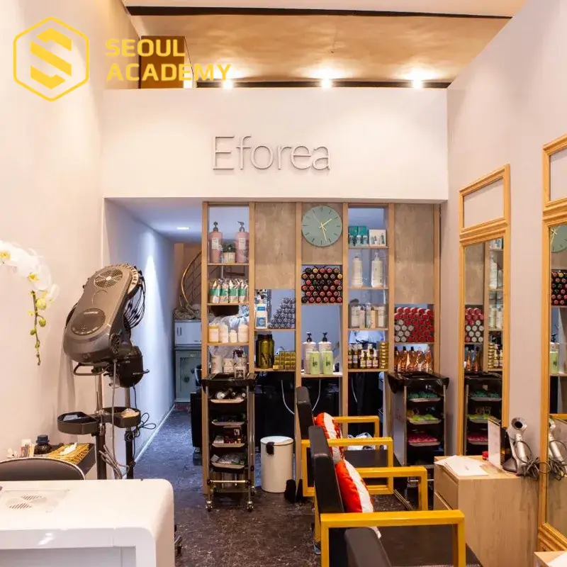 Eforea Salon & Spa sở hữu một bộ sưu tập nail đồ sộ đến từ các thương hiệu nổi tiếng