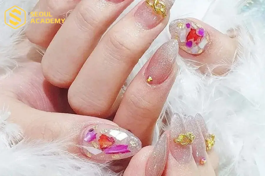 Chị em tại khu vực quận 5 không thể bỏ lỡ tiệm làm nail Crown Nail & Eyelash